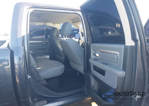 2019 Ram 1500 Classic Slt 4X2 6'4 Box z USA, uszkodzony, nr VIN 1C6RR6TT9KS681022